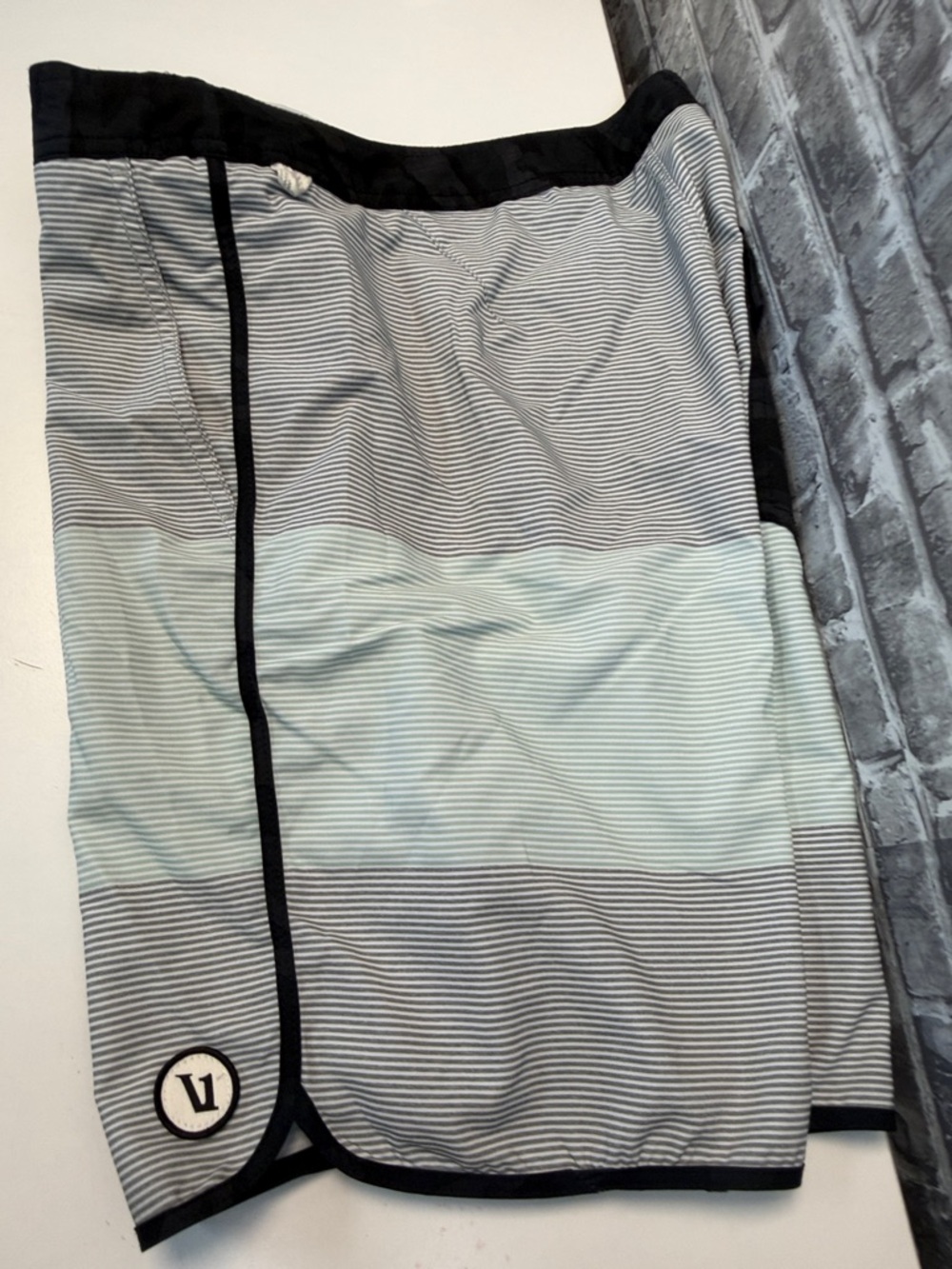 VUORI Men’s Striped Boardshorts - Picture 12 of 13